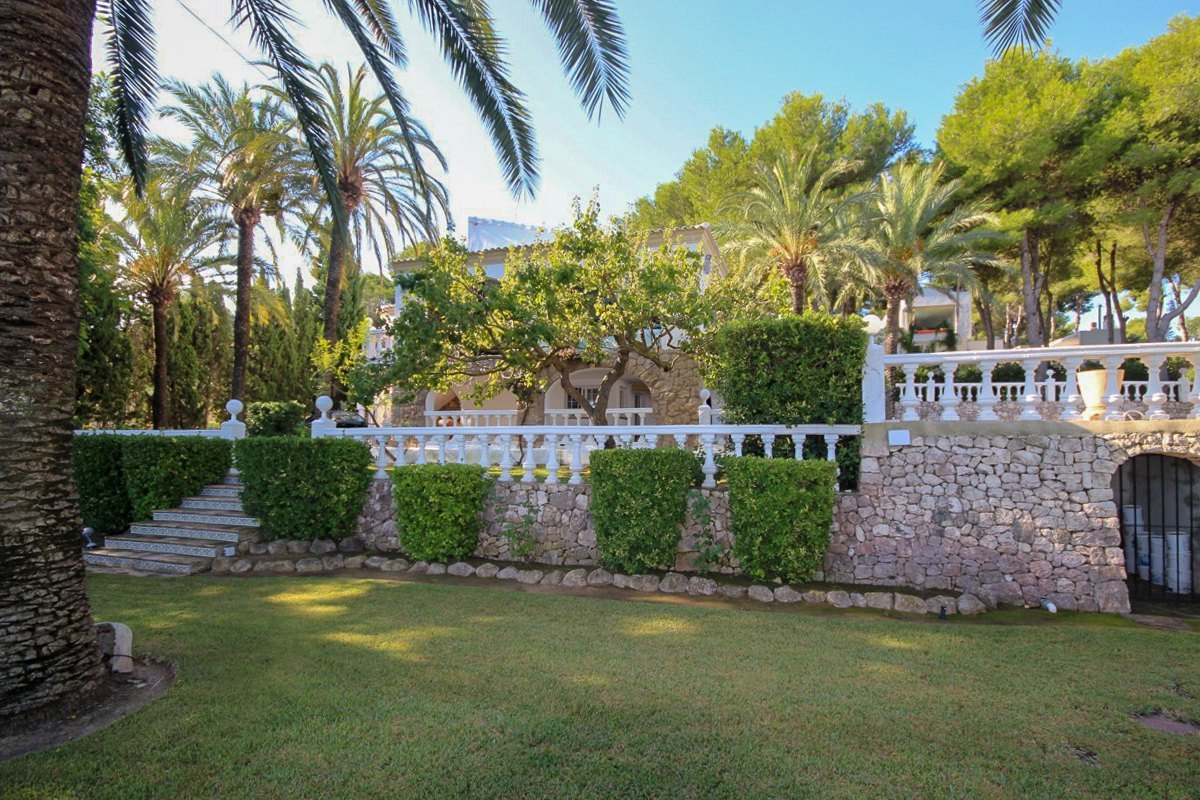 Villa de luxe très proche de la plage Arenal à vendre à Javea