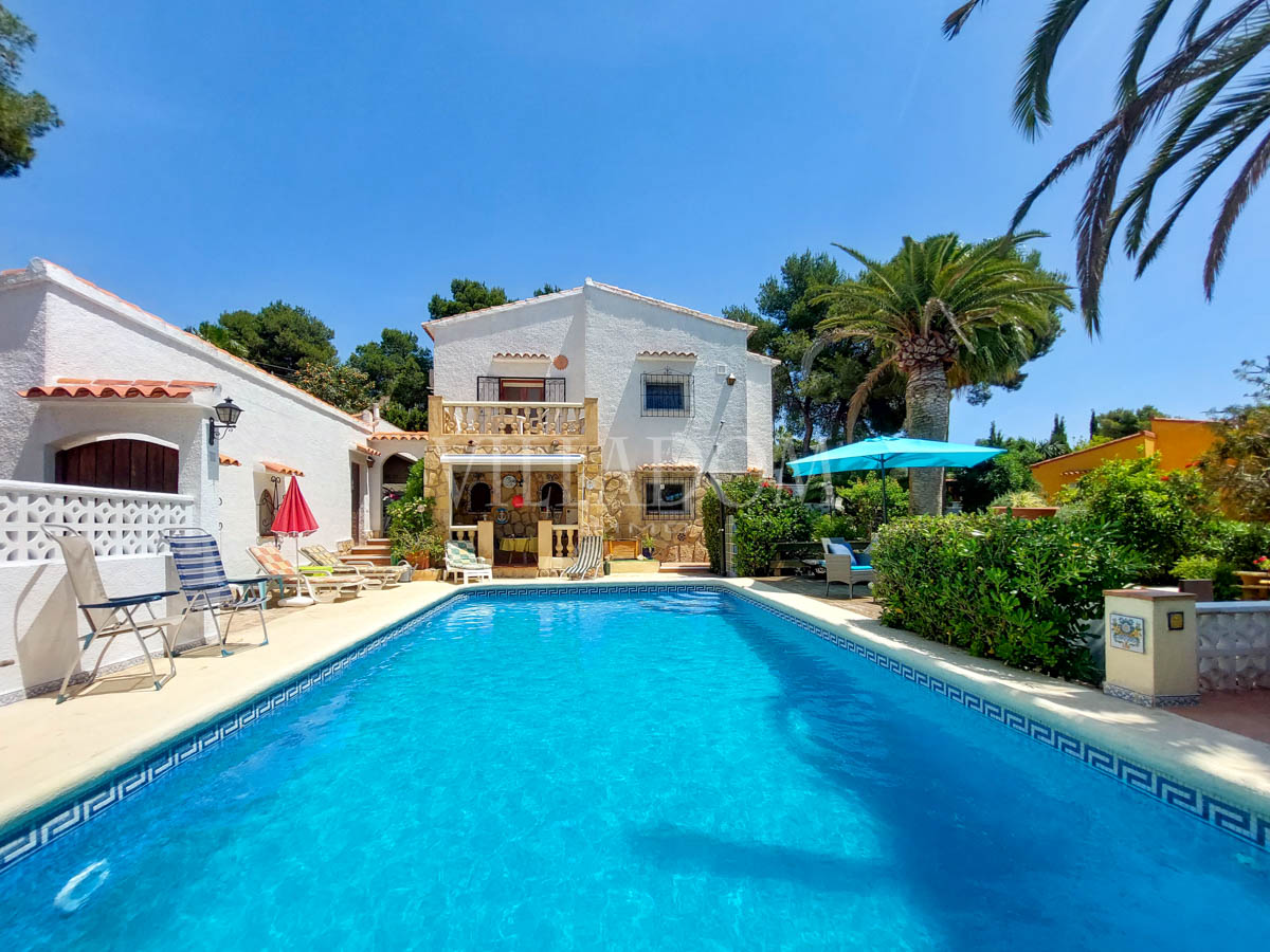 Jolie villa près de la mer à vendre à Javea