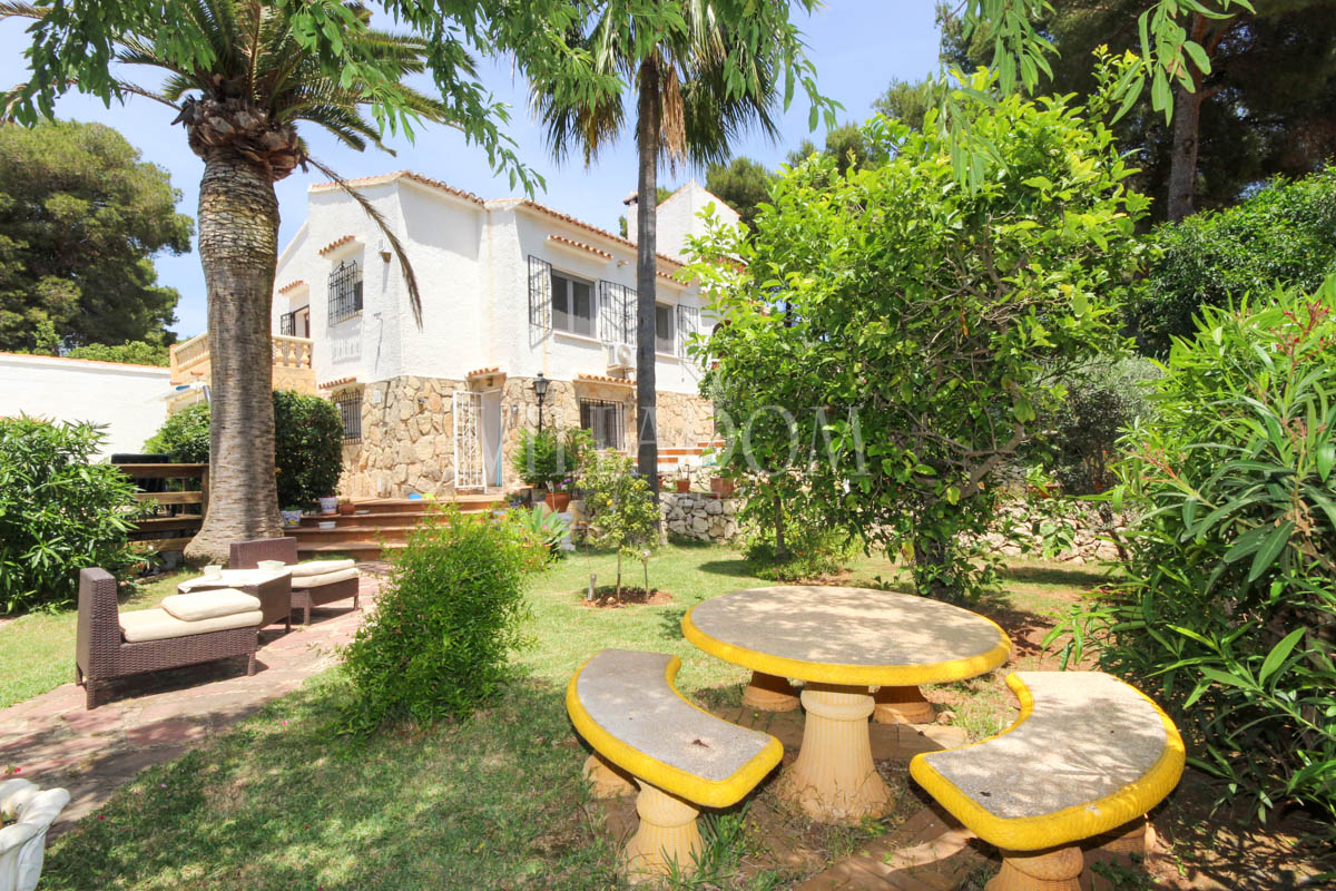 Jolie villa près de la mer à vendre à Javea