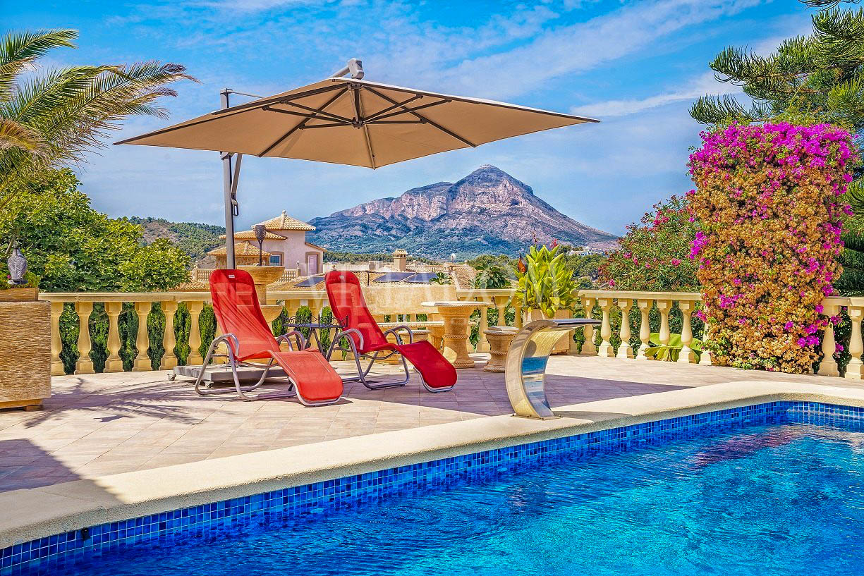 Villa de luxe avec une vue imprenable sur la mer à vendre à Javea